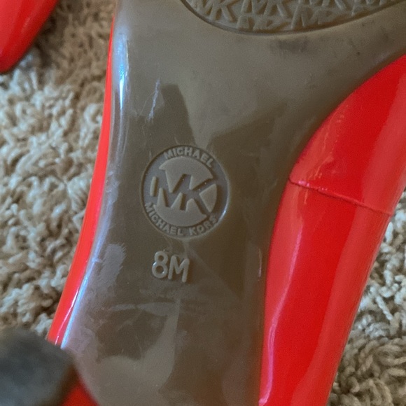 Michael Kors coral patent pumps - Picture 7 of 10